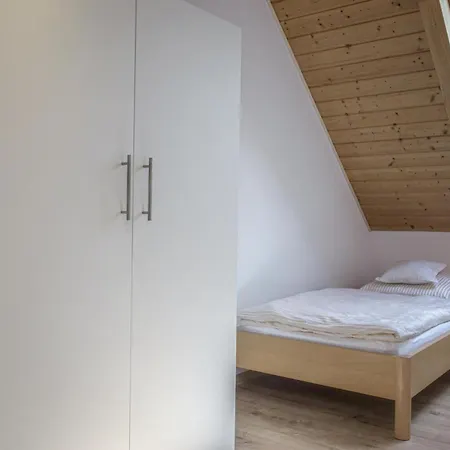 2 Bedroom Awesome In 阿滕多恩